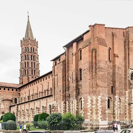 Daire *t2*vue Garonne*piscine*garage*
